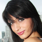 Super cute brunette with a great ass!